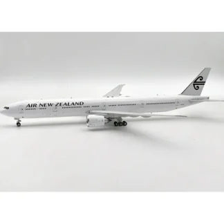 Inflight IF773NZ0224 1:200 Air New Zealand Boeing 777-367/ER ZK-OKU - Miniature Marvels: Airplane Models & Painted Dice* Airplane Model