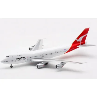 Inflight IF742QF0522 1:200 Qantas Boeing 747-200 - Miniature Marvels: Airplane Models & Painted Dice* Airplane Model
