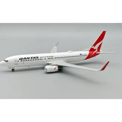 Inflight IF738QF0324 1:200 Qantas Boeing 737-838 VH-VZZ - Miniature Marvels: Airplane Models & Painted Dice* Airplane Model