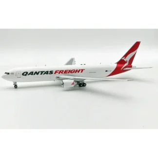 *Inflight IF763QF0123 1:200 Qantas Freight Boeing 767-381F/ER VH-EFR - Miniature Marvels: Airplane Models & Painted Dice* Airplane Model