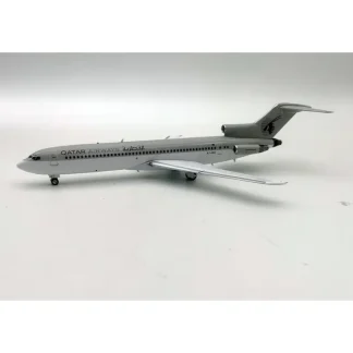 Inflight IF722QT1222 1:200 Qatar Airways Boeing 727-2M7 - Miniature Marvels: Airplane Models & Painted Dice* Airplane Model