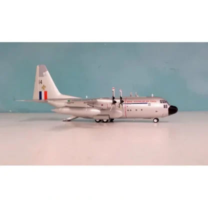 *InFlight IFRAAFC130A 1:200 Royal Australian Air Force Lockheed C-130A - Miniature Marvels: Airplane Models & Painted Dice* Airplane Model