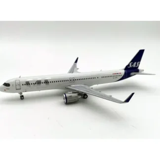 *InFlight IF321SK0221 1:200 SAS Airbus A321neo - Miniature Marvels: Airplane Models & Painted Dice* Airplane Model