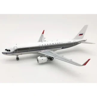 InFlight IF320SU0818 1:200 Aeroflot Airbus A320-200 - Miniature Marvels: Airplane Models & Painted Dice* Airplane Model
