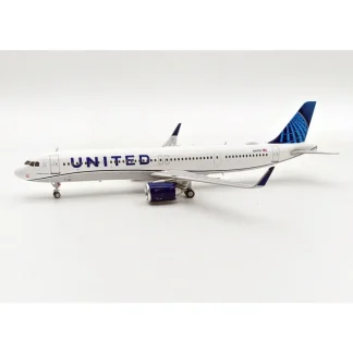 *Inflight IF321UA0823 1:200 United Airlines Airbus A321-271NX N44501 - Miniature Marvels: Airplane Models & Painted Dice* Airplane Model