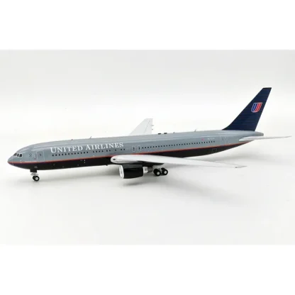Inflight IF763UA1223 1:200 United Airlines Boeing 767-300 N670UA - Miniature Marvels: Airplane Models & Painted Dice* Airplane Model