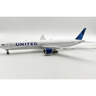 Inflight IF773UA1123 1:200 United Airlines Boeing 777-322/ER N2250U - Miniature Marvels: Airplane Models & Painted Dice* Airplane Model