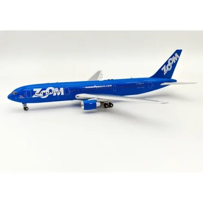 Inflight IF763Z41023 1:200 Zoom Airlines Boeing 767-306/ER C-GZNC - Miniature Marvels: Airplane Models & Painted Dice* Airplane Model