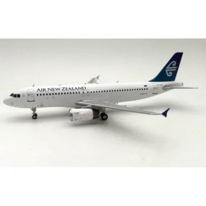 Inflight IF320ZK0523 1:200 Air New Zealand Airbus A320-232 - Miniature Marvels: Airplane Models & Painted Dice* Airplane Model