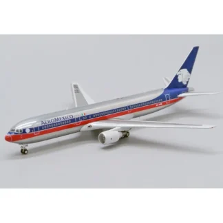 JC Wings 1:400 Aeromexico Boeing 767-300 XX4264 - Miniature Marvels: Airplane Models & Painted Dice* Airplane Model