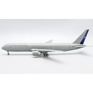 JC Wings 1:200 Chilean Air Force Boeing 767-300 LH2254 - Miniature Marvels: Airplane Models & Painted Dice* Airplane Model