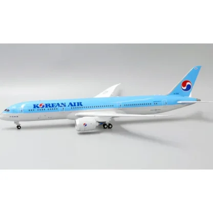 JC Wings 1:200 Korean Air Boeing 787-9 EW2789004 - Miniature Marvels: Airplane Models & Painted Dice* Airplane Model