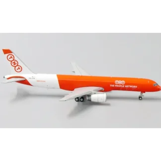 JC Wings 1:400 TNT Boeing 757-200 XX4004 - Miniature Marvels: Airplane Models & Painted Dice* Airplane Model