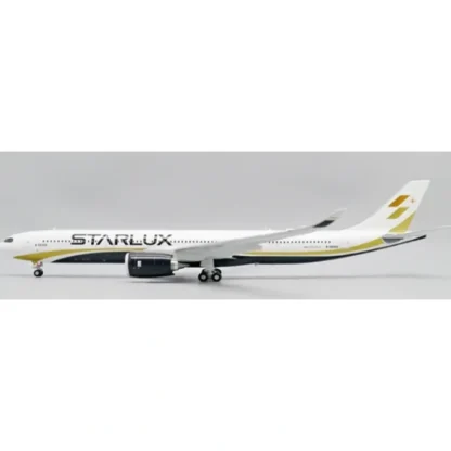 JC Wings EW2339002 1:200 Starlux Airlines A330-900neo B-58302 - Miniature Marvels: Airplane Models & Painted Dice* Airplane Model
