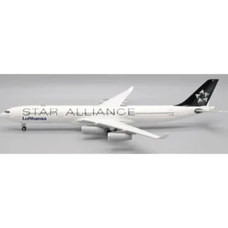 JC Wings JC2DLH0150 1:200 Lufthansa A340-300 D-AIGN "Star Alliance" - Miniature Marvels: Airplane Models & Painted Dice* Airplane Model