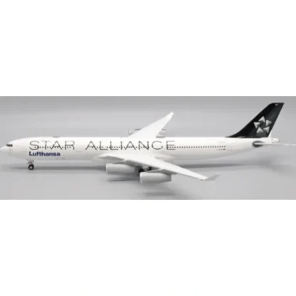 JC Wings JC2DLH0150 1:200 Lufthansa A340-300 D-AIGN "Star Alliance" - Miniature Marvels: Airplane Models & Painted Dice* Airplane Model