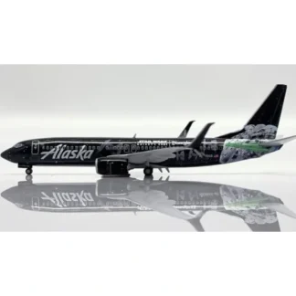 JC Wings SA2ASA014A 1:200 Alaska Boeing 737-800 Star Wars N538AS (flaps down) - Miniature Marvels: Airplane Models & Painted Dice* Airplane Model