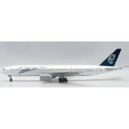 JC Wings XX2149 1:200 Air New Zealand Boeing 777-200ER Reg: ZK-OKE - Miniature Marvels: Airplane Models & Painted Dice* Airplane Model
