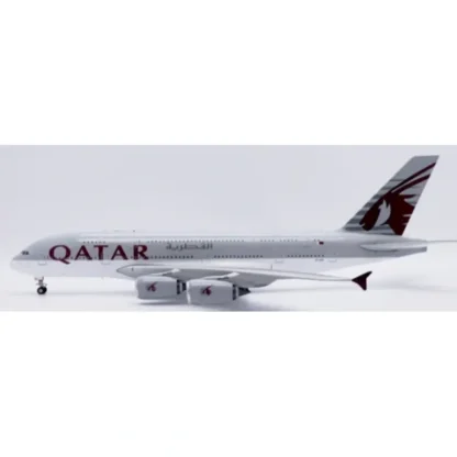 JC Wings XX20200 1:200 Qatar Airways Airbus A380 A7-APG - Miniature Marvels: Airplane Models & Painted Dice* Airplane Model