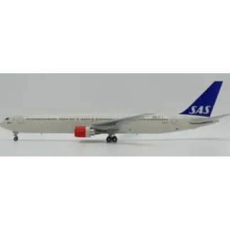 JC Wings XX20191 1:200 SAS Scandinavian Airlines Boeing 767-300ER LN-RCG - Miniature Marvels: Airplane Models & Painted Dice* Airplane Model