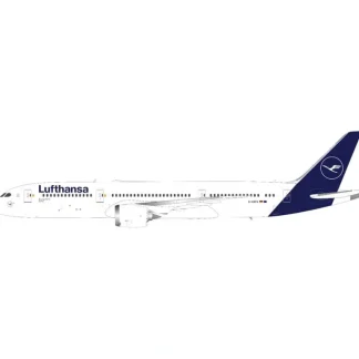 *JFox 1:200 Lufthansa Boeing 787-9 JF-787-9-001 - Miniature Marvels: Airplane Models & Painted Dice* Airplane Model
