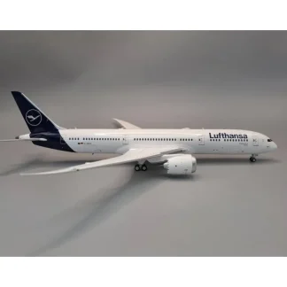 Jfox JF-787-9-005 1:200 Lufthansa Frankfurt am Main 787-9 D-ABPD - Miniature Marvels: Airplane Models & Painted Dice* Airplane Model