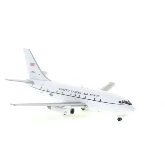 *Jfox JF-737-2-005 1:200 USAF Boeing 737-200 T-34A - Miniature Marvels: Airplane Models & Painted Dice* Airplane Model