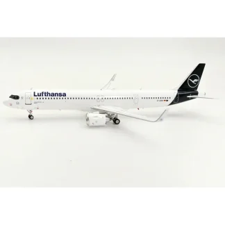 JFox JF-A321-037 1:200 A321-271NX Lufthansa D-AIEM - Miniature Marvels: Airplane Models & Painted Dice* Airplane Model