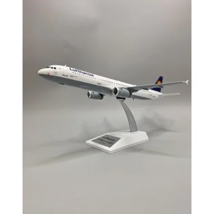 JFox JF-A321-039 1:200 Lufthansa A321-131 D-AIRS - Miniature Marvels: Airplane Models & Painted Dice* Airplane Model