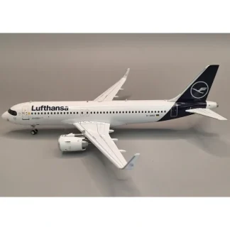 JFox JF-A320-049 Lufthansa A320-271 D-AINX - Miniature Marvels: Airplane Models & Painted Dice* Airplane Model