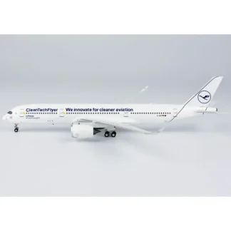 NG 39040 1:400 Lufthansa Airbus A350-900 D-AIVD "Cleantechflyer" - Miniature Marvels: Airplane Models & Painted Dice* Airplane Model