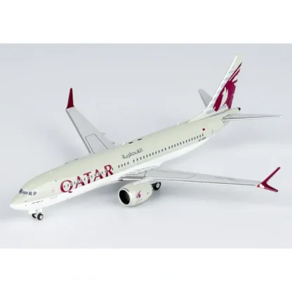 NG 88019 1:400 Qatar Airways Boeing 737 MAX 8 A7-BSE - Miniature Marvels: Airplane Models & Painted Dice* Airplane Model
