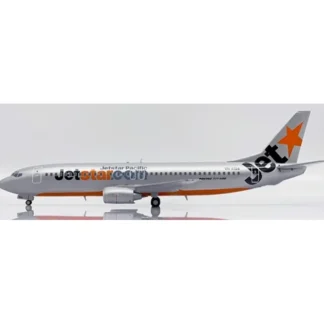 Sale Pre-Order JC Wings XX20387 1:200 Jetstar Pacific Boeing 737-400 VN-A194 - Miniature Marvels: Airplane Models & Painted Dice Airplane Model
