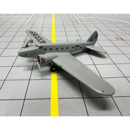 Store Sky Classics 1:200 United Airlines Boeing 247 Smithsonian - Miniature Marvels: Airplane Models & Painted Dice Airplane Model