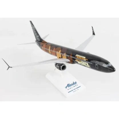 Fashion SkyMarks 1:130 Alaska Boeing 737-900 SKR1082 - Miniature Marvels: Airplane Models & Painted Dice Airplane Model