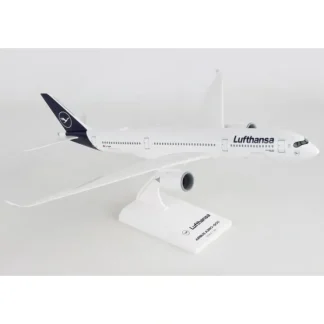New SkyMarks 1:200 Lufthansa Airbus A350-900 SKR1027 - Miniature Marvels: Airplane Models & Painted Dice Airplane Model