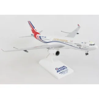 Hot SkyMarks 1:200 Royal Air Force A330-200 SKR1058 - Miniature Marvels: Airplane Models & Painted Dice Airplane Model