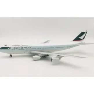 *WB Models WB-747-3-006 1:200 Cathay Pacific Boeing 747-300 - Miniature Marvels: Airplane Models & Painted Dice* Airplane Model