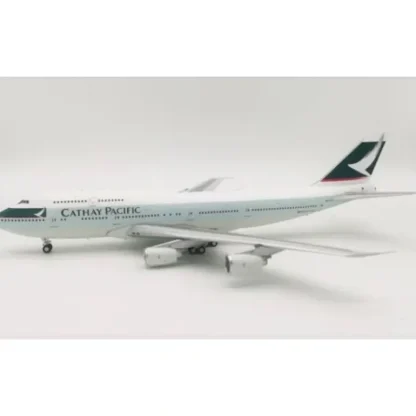 *WB Models WB-747-3-006 1:200 Cathay Pacific Boeing 747-300 - Miniature Marvels: Airplane Models & Painted Dice* Airplane Model