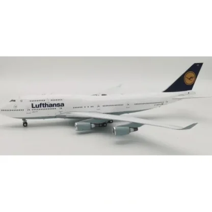 *WB Models WB-747-4-060 1:200 Lufthansa Boeing 747-400 - Miniature Marvels: Airplane Models & Painted Dice* Airplane Model