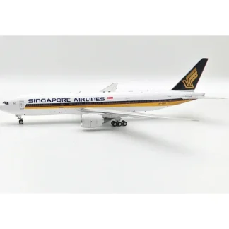 WB Models WB-777-2-002 1:200 Singapore Airlines Boeing 777-212ER - Miniature Marvels: Airplane Models & Painted Dice* Airplane Model