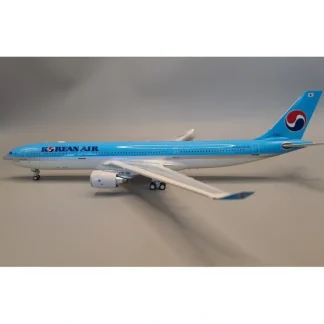 Online WB Models WB-A330-3-007 1:200 A330-323 Korean Air HL8027 - Miniature Marvels: Airplane Models & Painted Dice Airplane Model